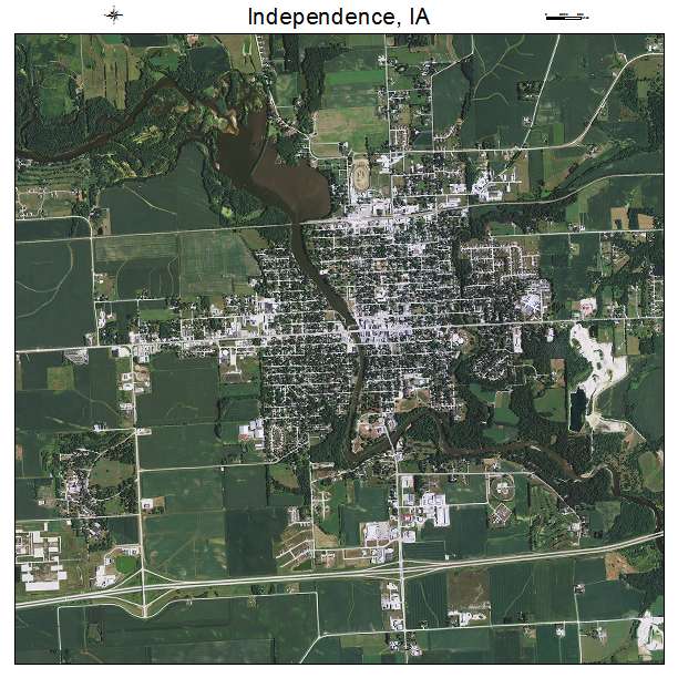 Independence, IA air photo map