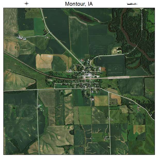 Montour, IA air photo map