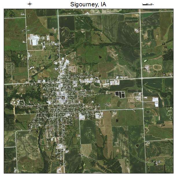 Sigourney, IA air photo map