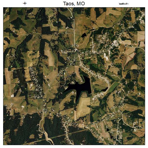 Taos, MO air photo map